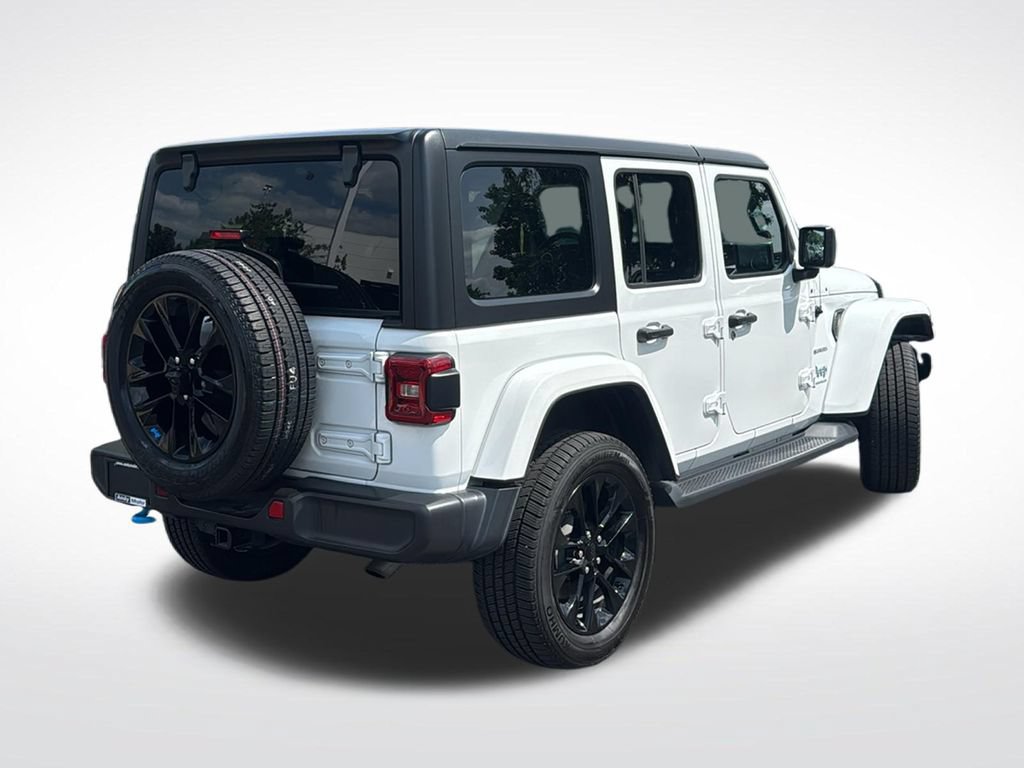 Used 2023 Jeep Wrangler Unlimited Sahara w/ Cold Weather Group AWD/4WD image 7