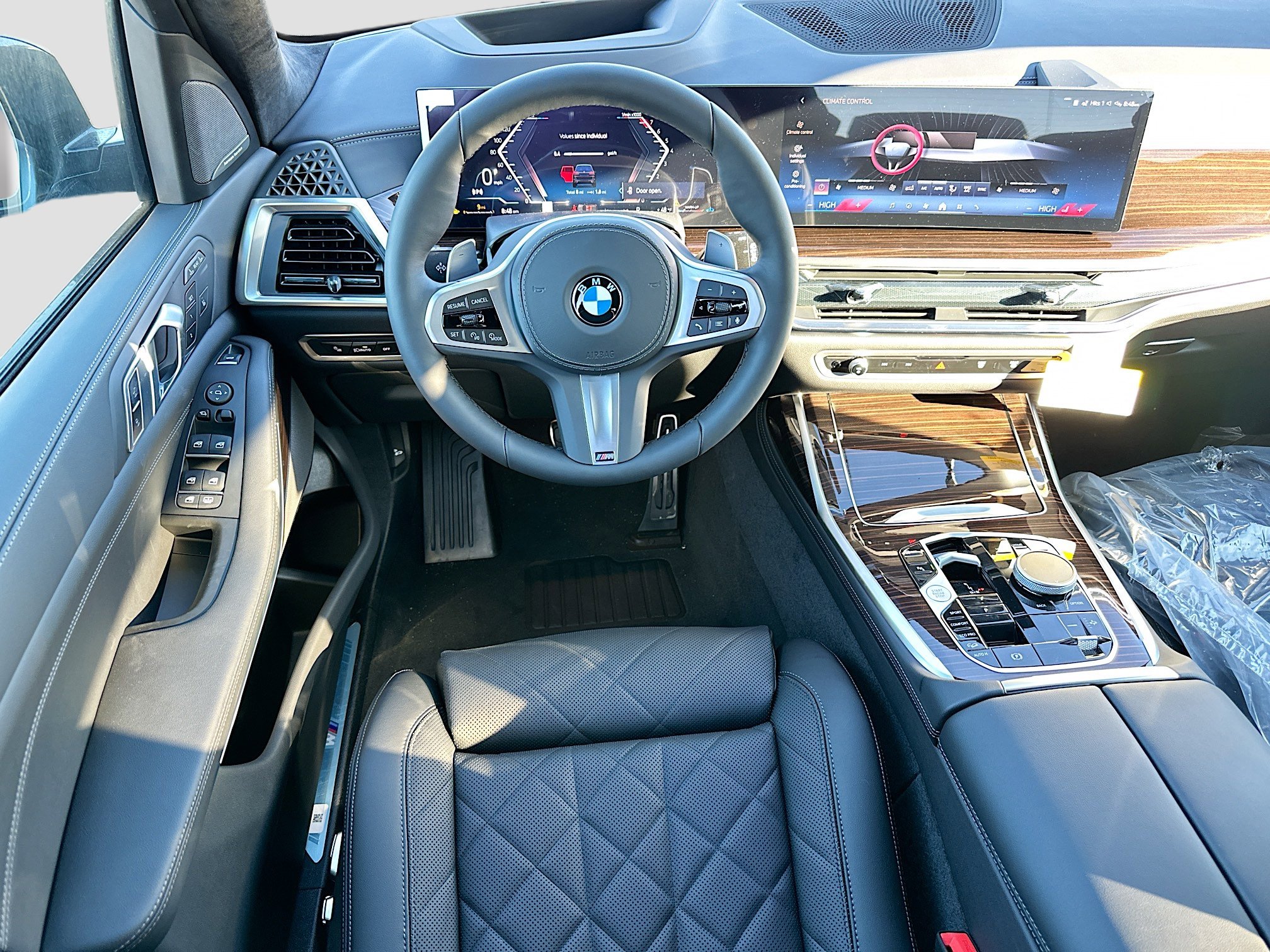 New 2026 BMW X7 xDrive40i w/ M Sport Package image 17