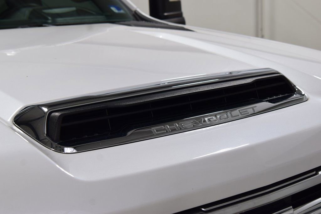 Used 2024 Chevrolet Silverado 2500 High Country w/ High Country Premium Package image 16