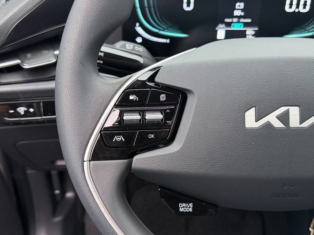 New 2026 Kia Niro LX FWD image 18