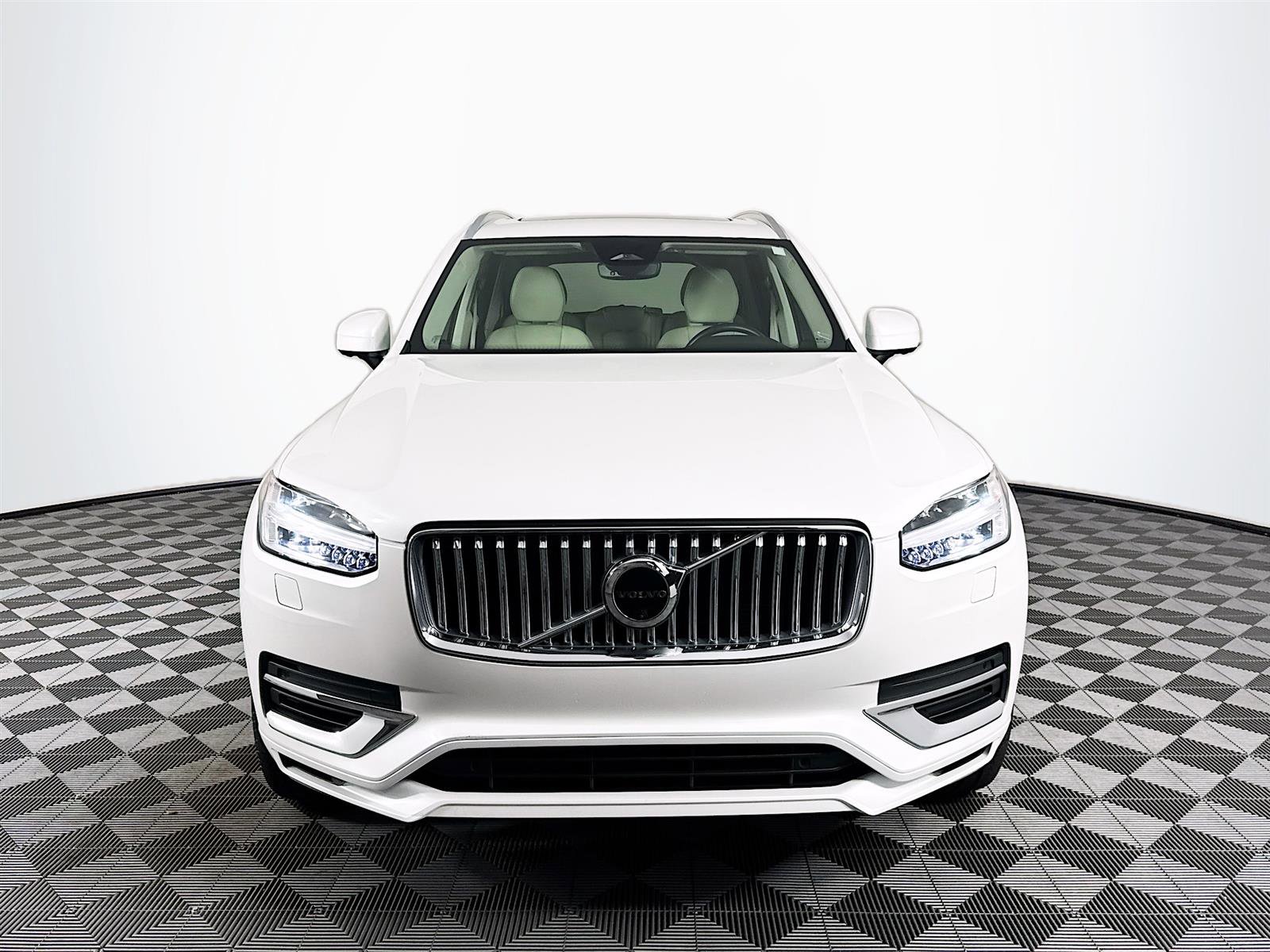 Used 2023 Volvo XC90 T8 Plus w/ Protection Package Premier image 2