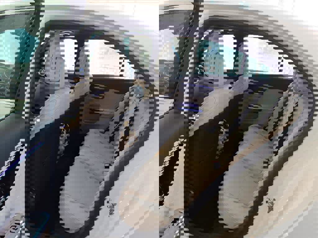 Used 2022 Mercedes-Benz C 300 4MATIC Sedan image 16