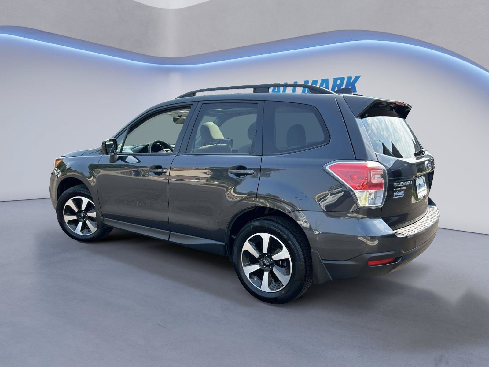 Used 2017 Subaru Forester 2.5i Premium w/ All-Weather Package AWD/4WD image 3