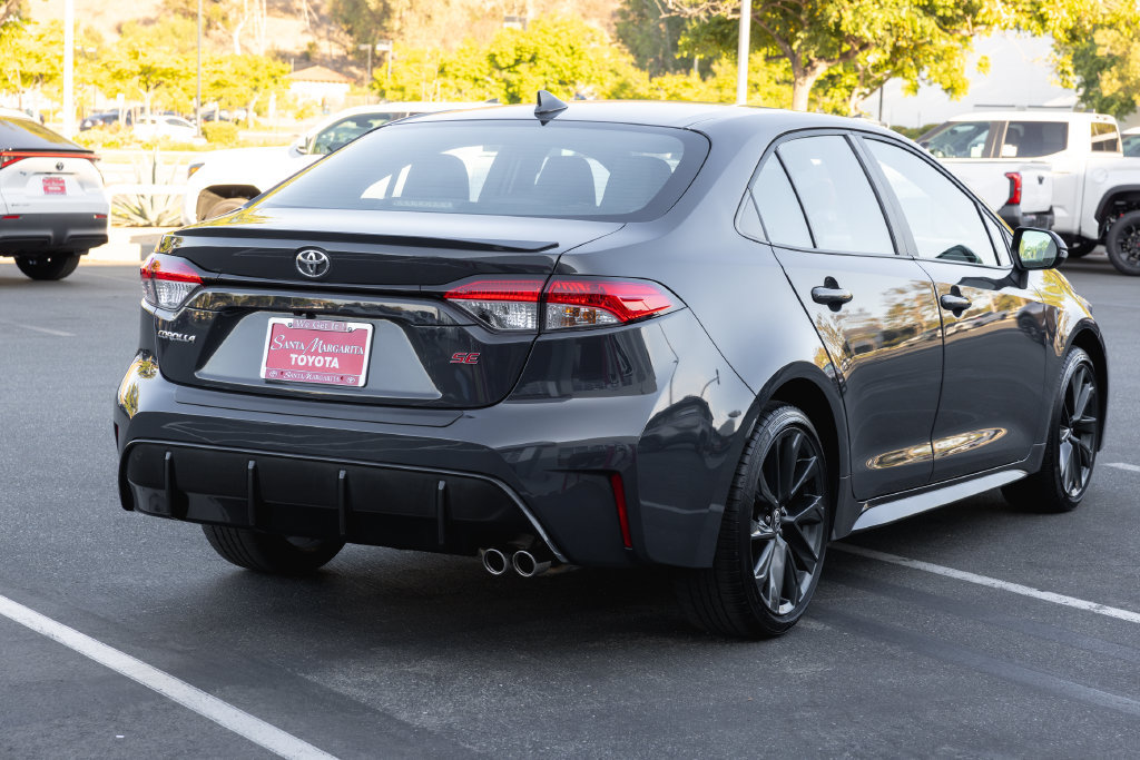 Certified 2025 Toyota Corolla SE FWD image 5