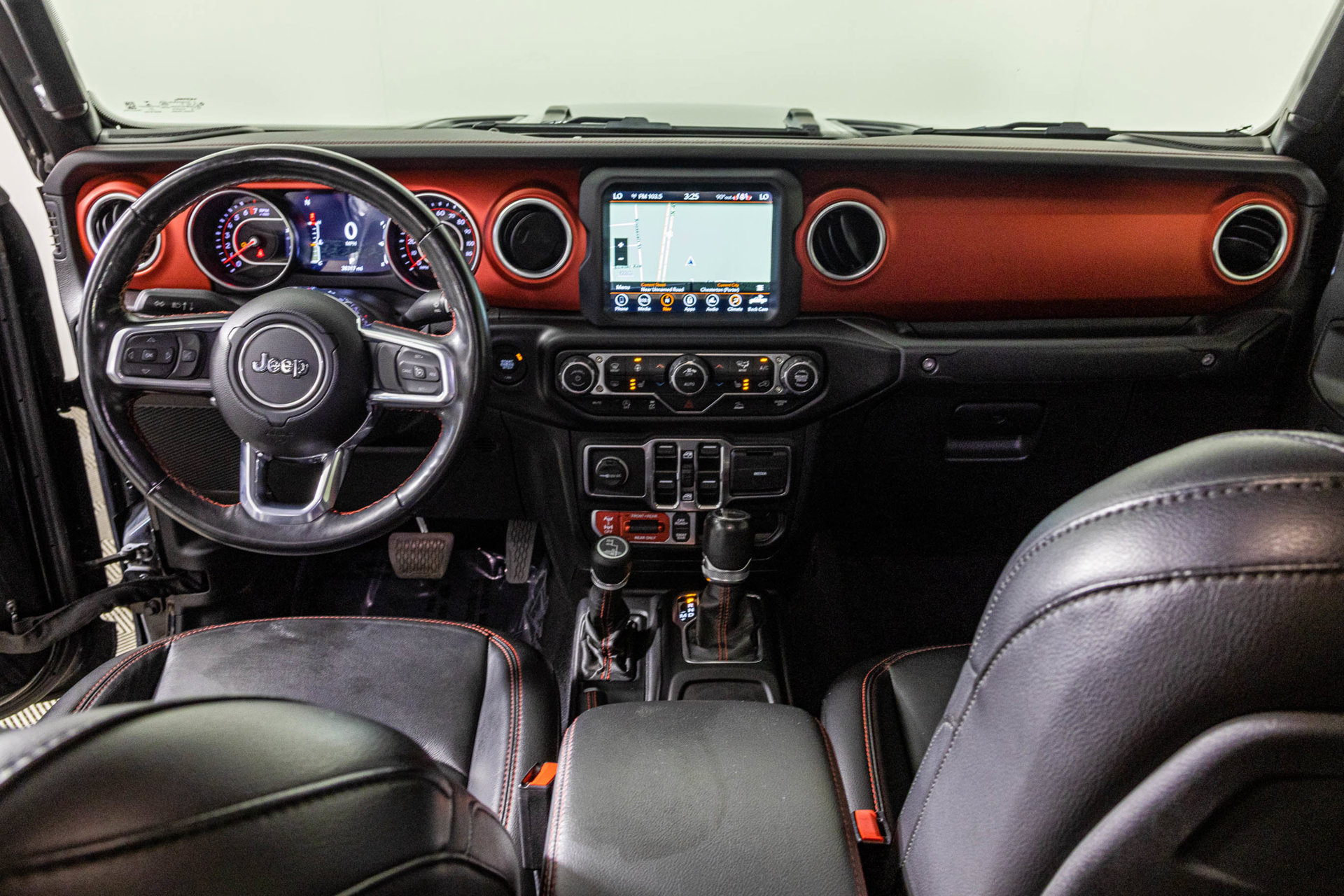 Used 2022 Jeep Gladiator Rubicon w/ Cold Weather Group AWD/4WD image 26