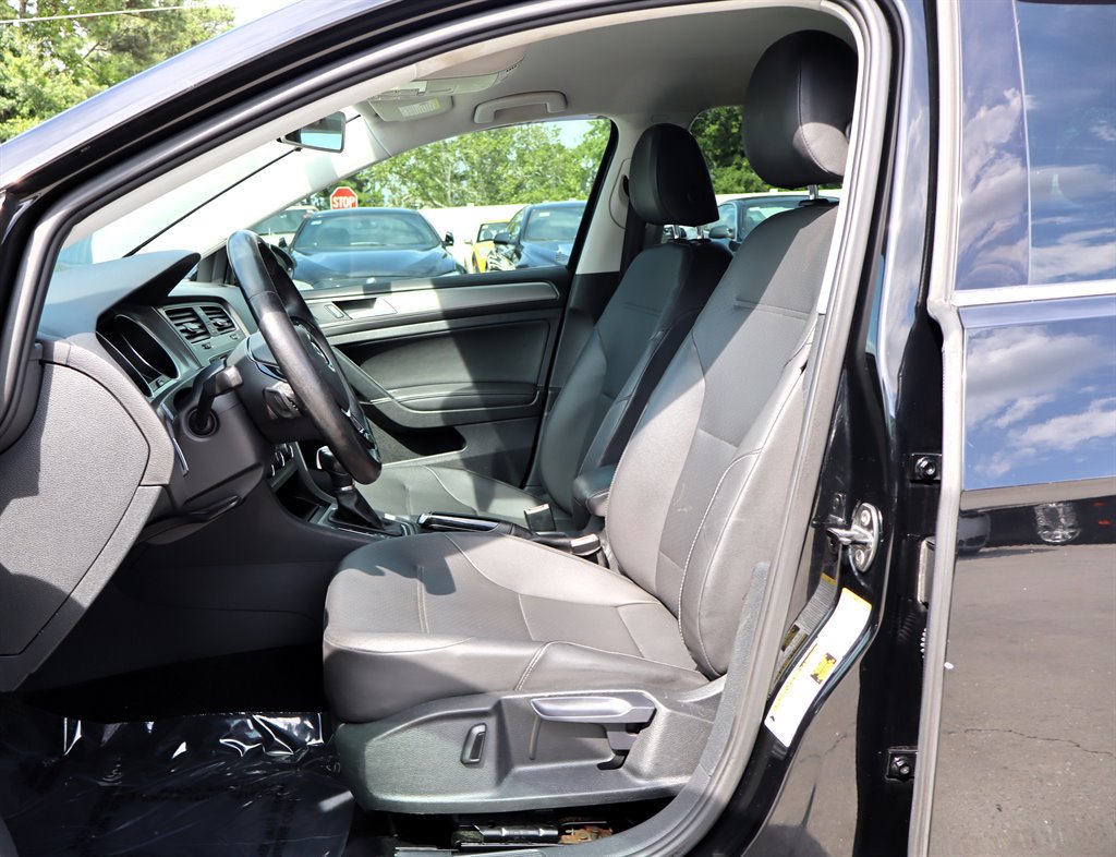 Used 2015 Volkswagen Golf TDI S FWD image 14