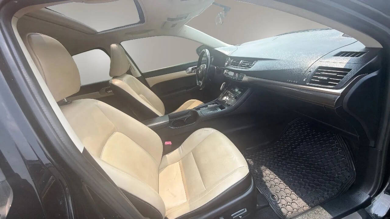 Used 2014 Lexus CT 200h w/ Seat Comfort Package FWD image 15
