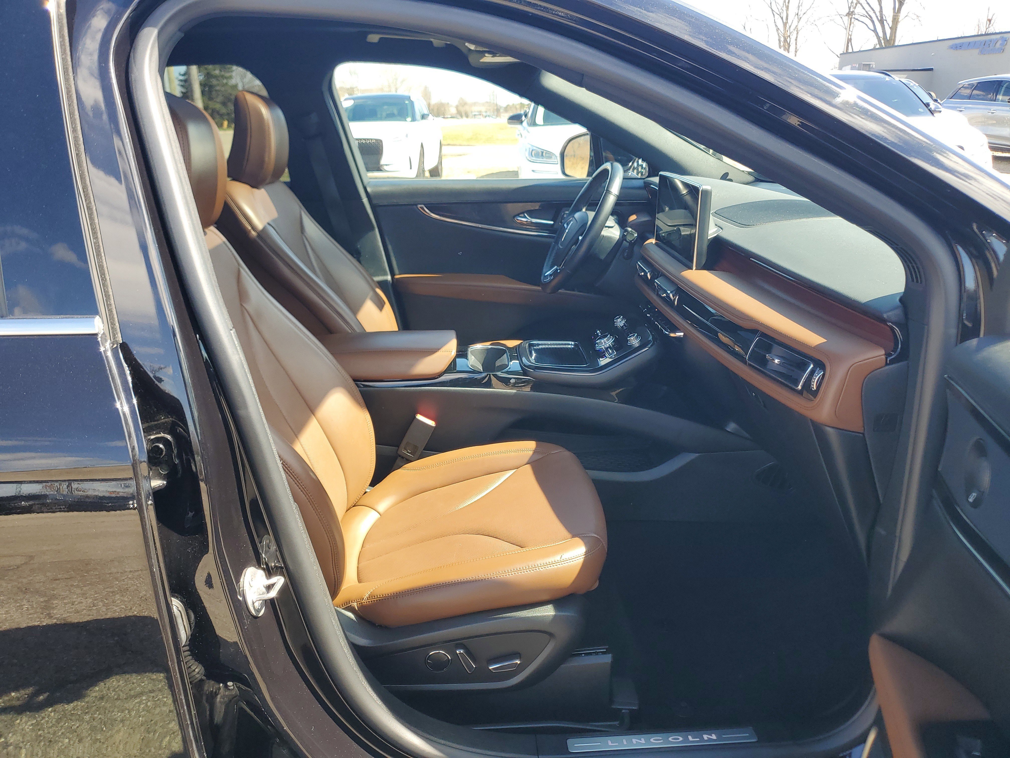 Certified 2023 Lincoln Nautilus Reserve w/ Equipment Group 201A AWD/4WD image 9