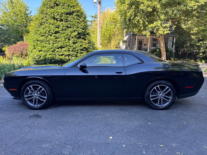 Used 2019 Dodge Challenger SXT AWD/4WD image 7