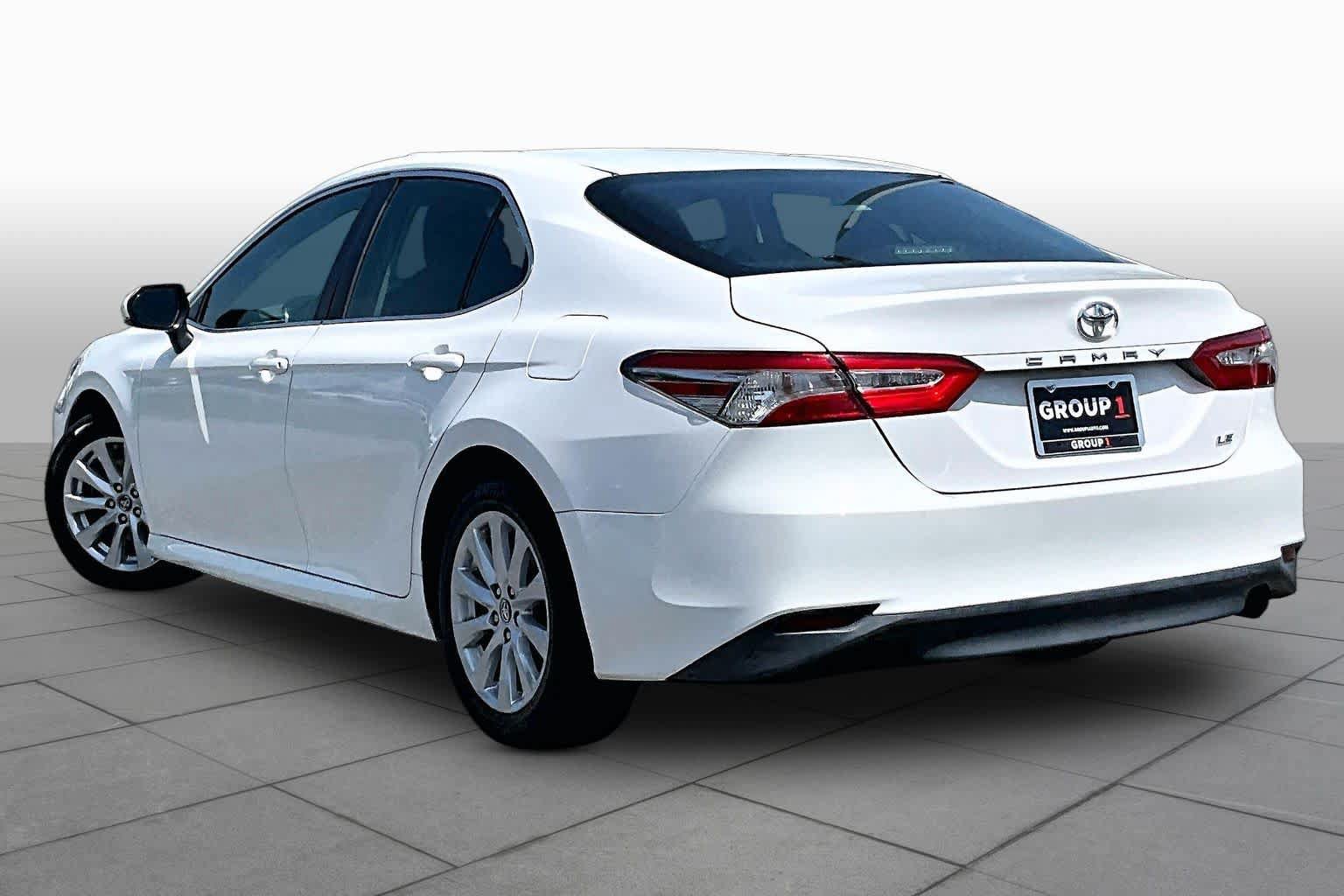 Used 2018 Toyota Camry LE FWD image 12