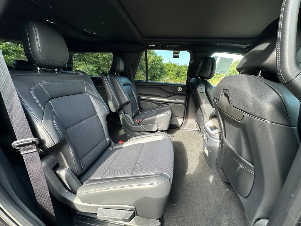 New 2027 Lincoln Navigator Reserve w/ Jet Appearance Package AWD/4WD image 25