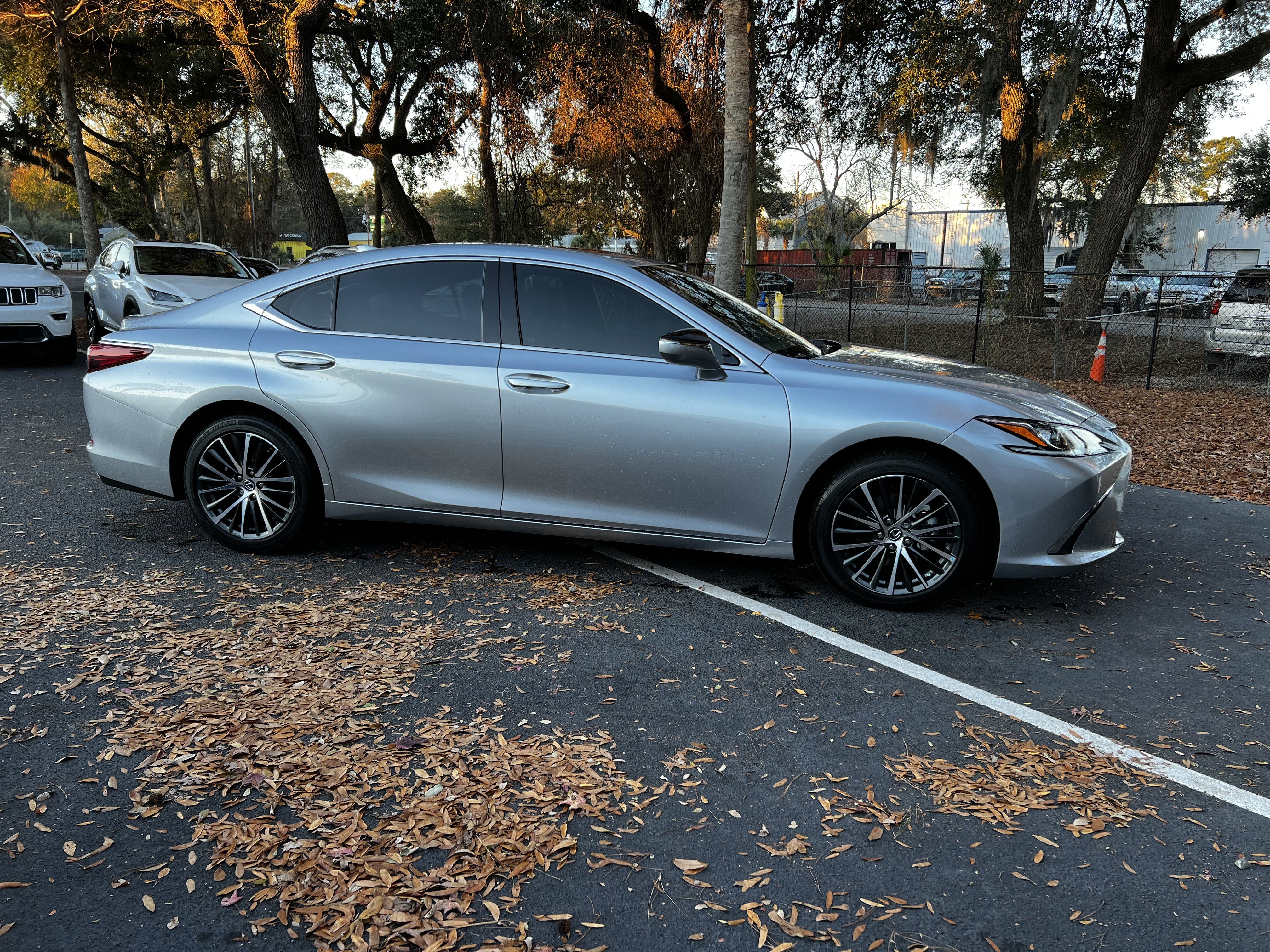 Used 2024 Lexus ES 350 w/ Premium Package image 10