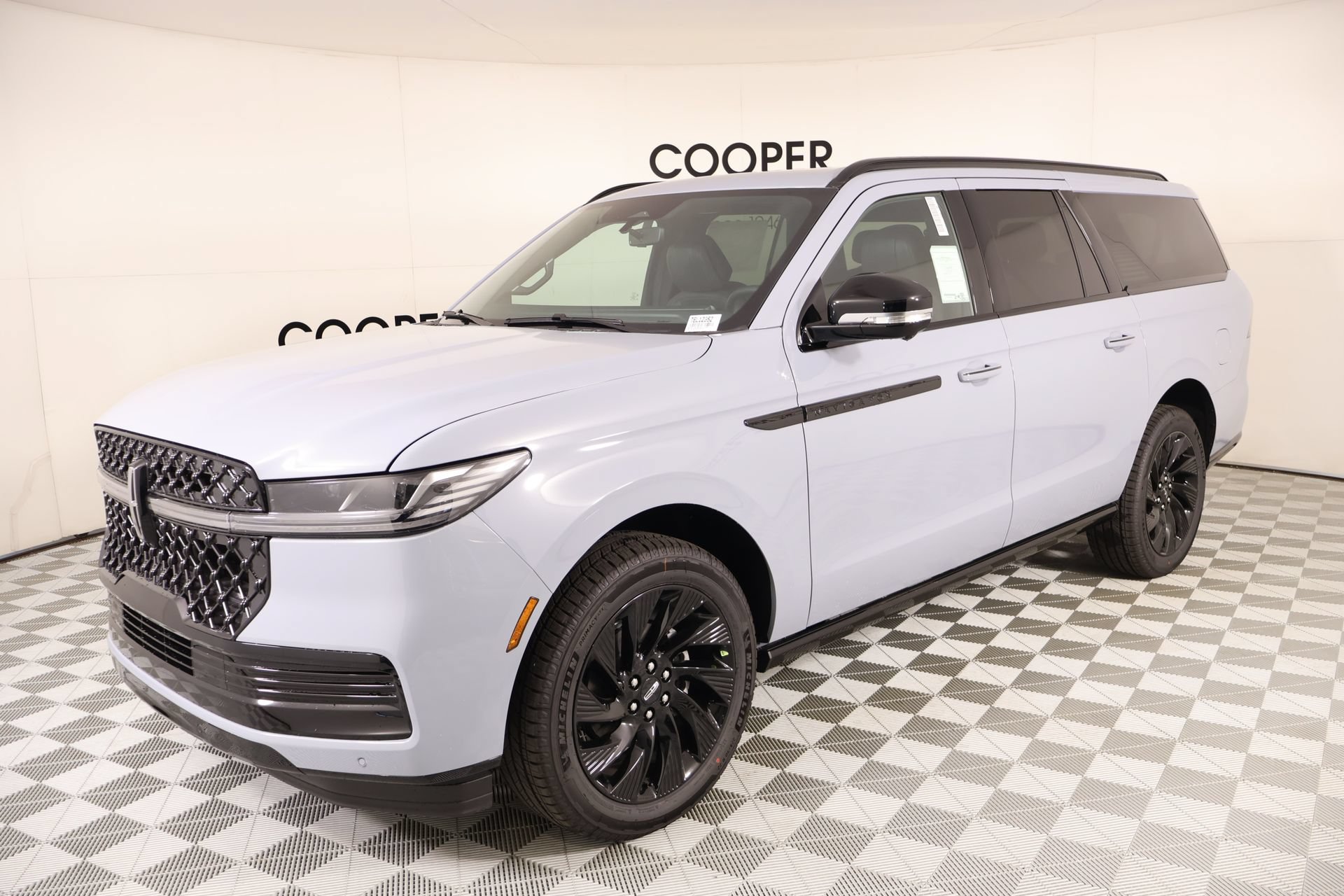New 2026 Lincoln Navigator L Reserve w/ Jet Appearance Package AWD/4WD image 10