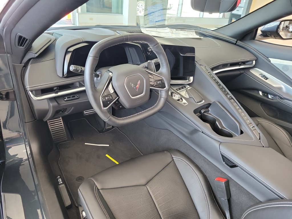 Used 2020 Chevrolet Corvette Stingray Preferred Cpe w/ 2LT Preferred Equipment Group RWD image 13