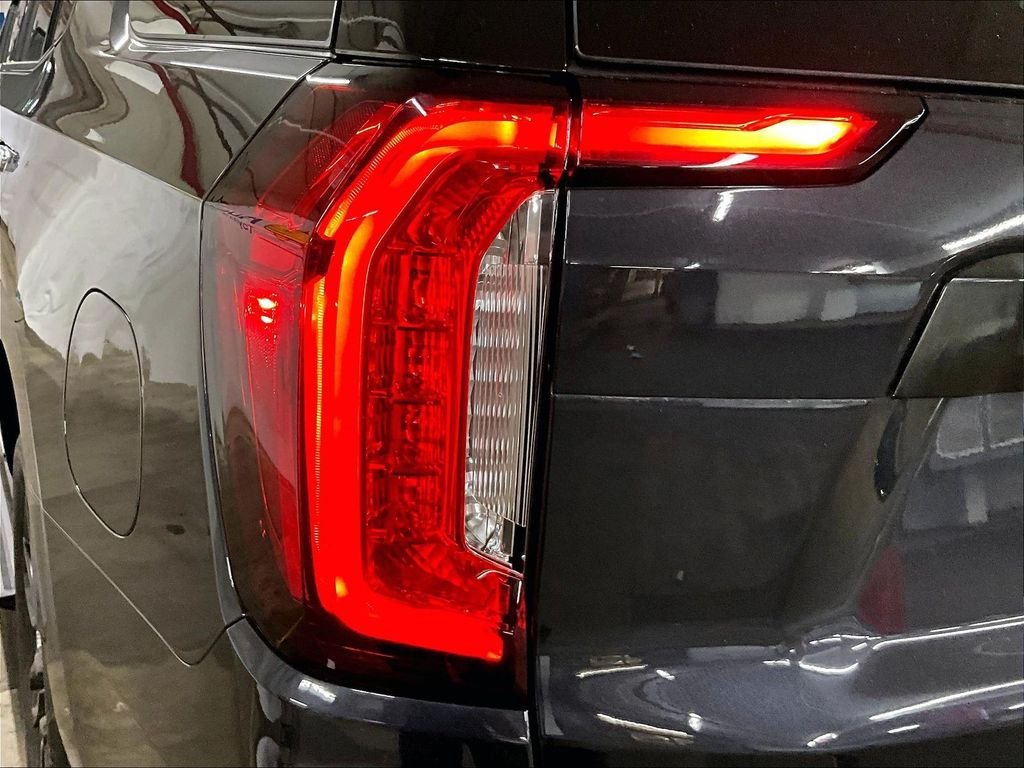 Used 2023 GMC Yukon Denali Ultimate AWD/4WD image 33