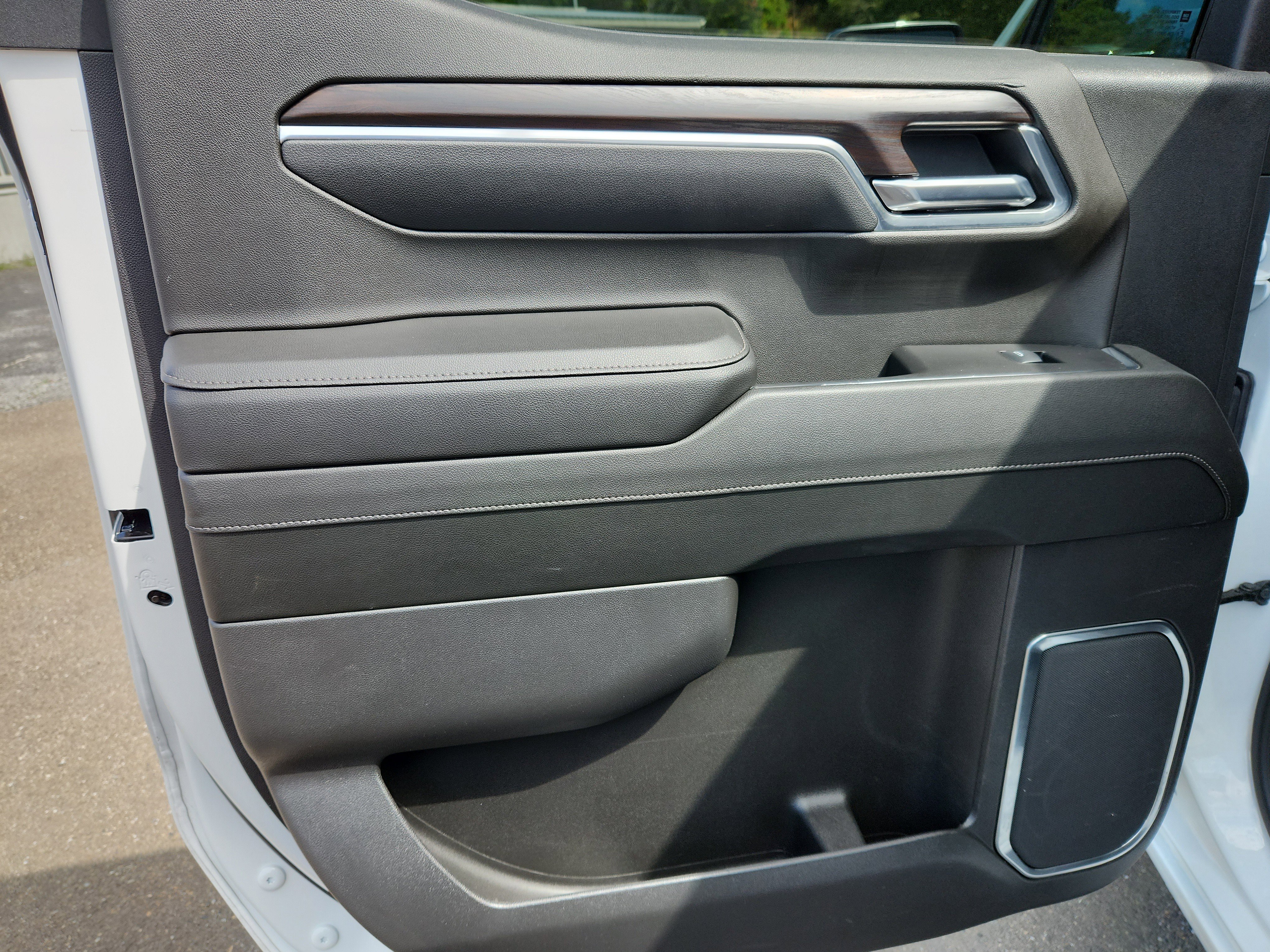 Used 2025 GMC Sierra 1500 SLT image 37