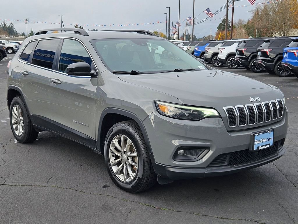 Used 2022 Jeep Cherokee Latitude Lux w/ Mopar Interior Package image 8