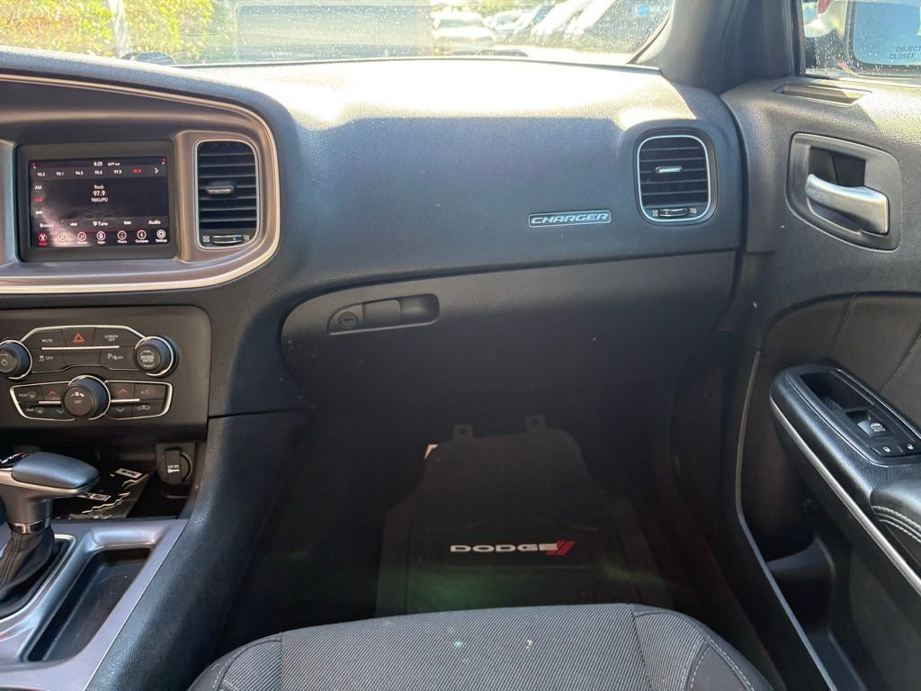 Used 2019 Dodge Charger SXT image 8