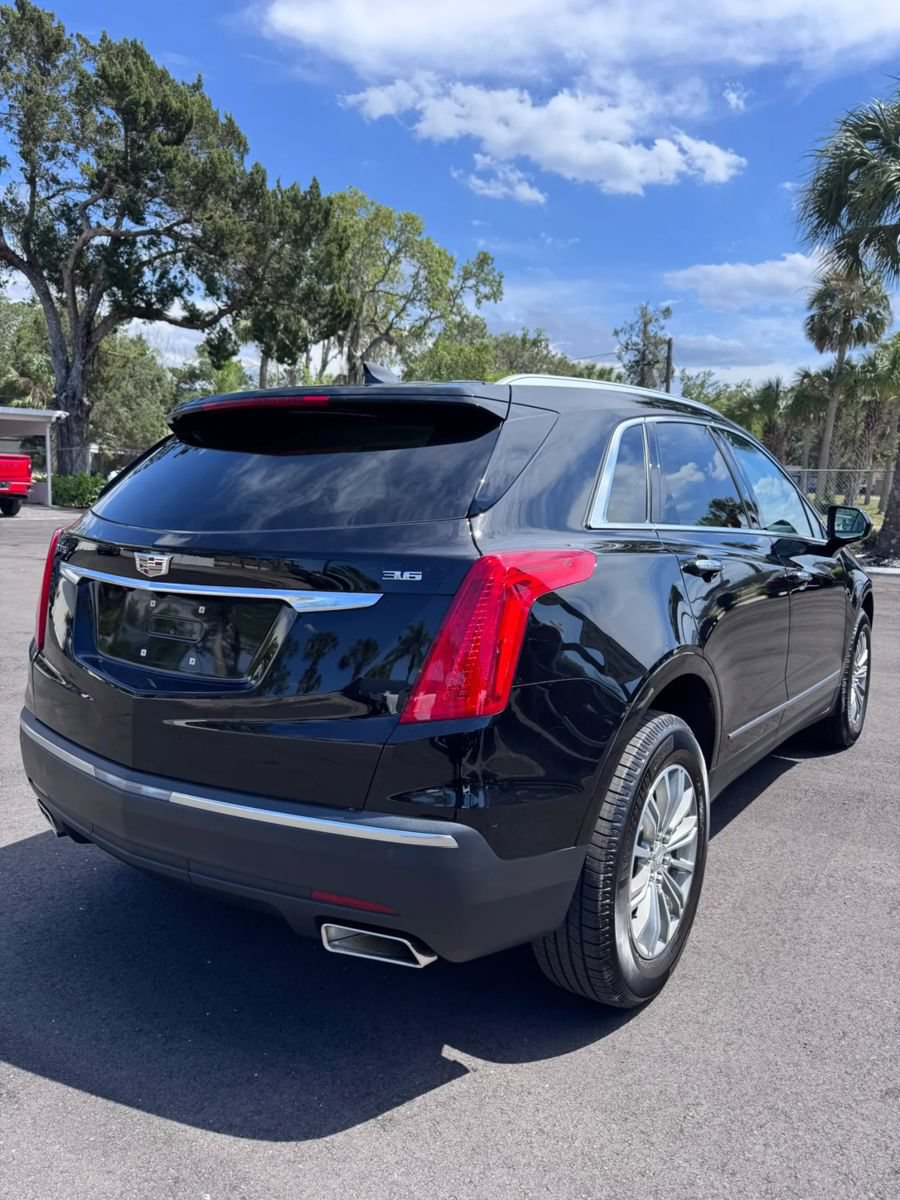 Used 2017 Cadillac XT5 Luxury w/ Driver Awareness Package FWD image 5