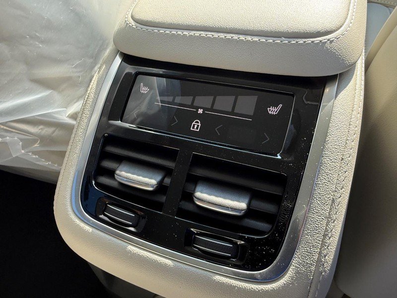 New 2026 Volvo XC90 T8 Ultra w/ Protection Package Premier AWD/4WD image 6