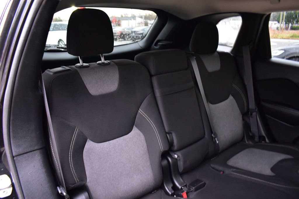 Used 2016 Jeep Cherokee Sport image 22