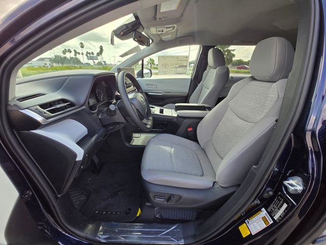 New 2026 Toyota Sienna LE FWD image 15