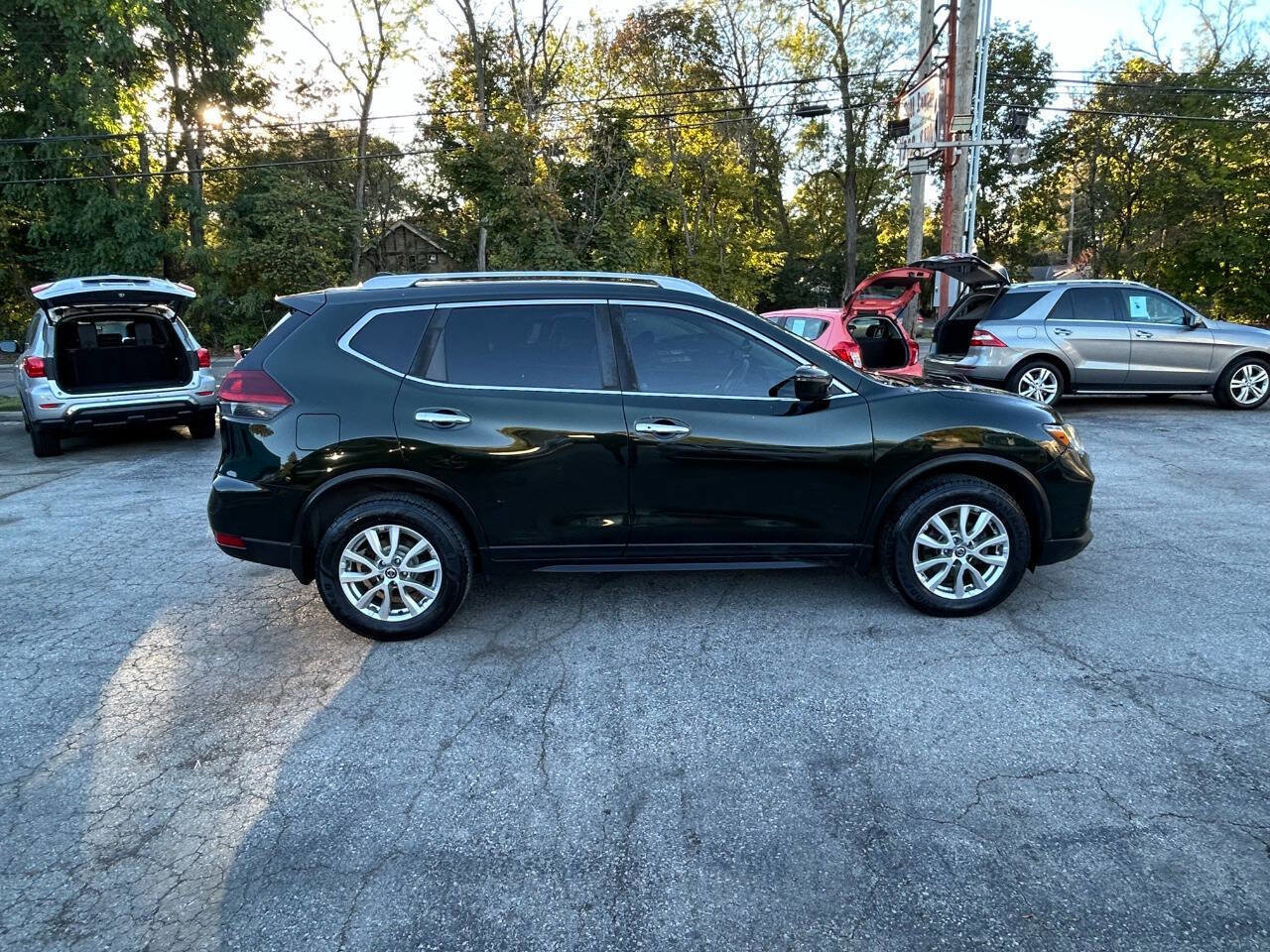 Used 2020 Nissan Rogue SV image 14