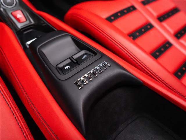 Used 2021 Ferrari F8 Tributo RWD image 37