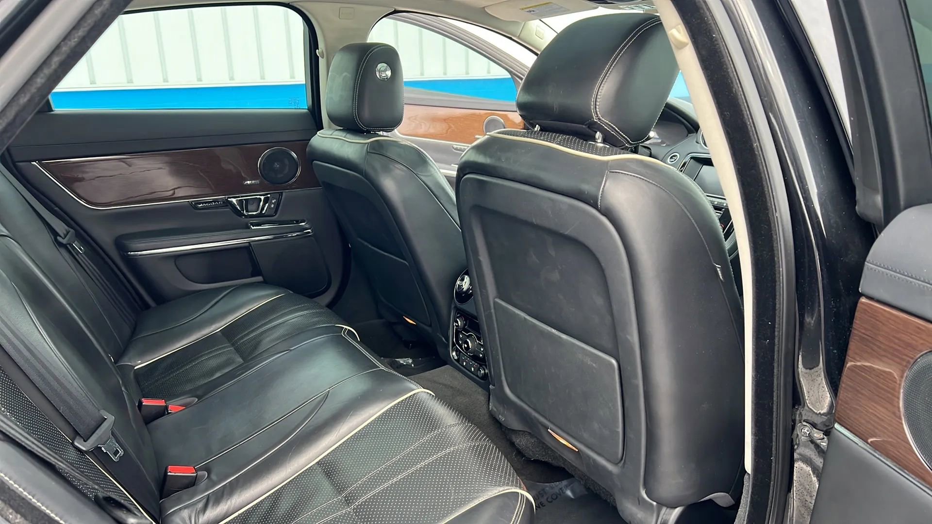 Used 2016 Jaguar XJ Supercharged image 19