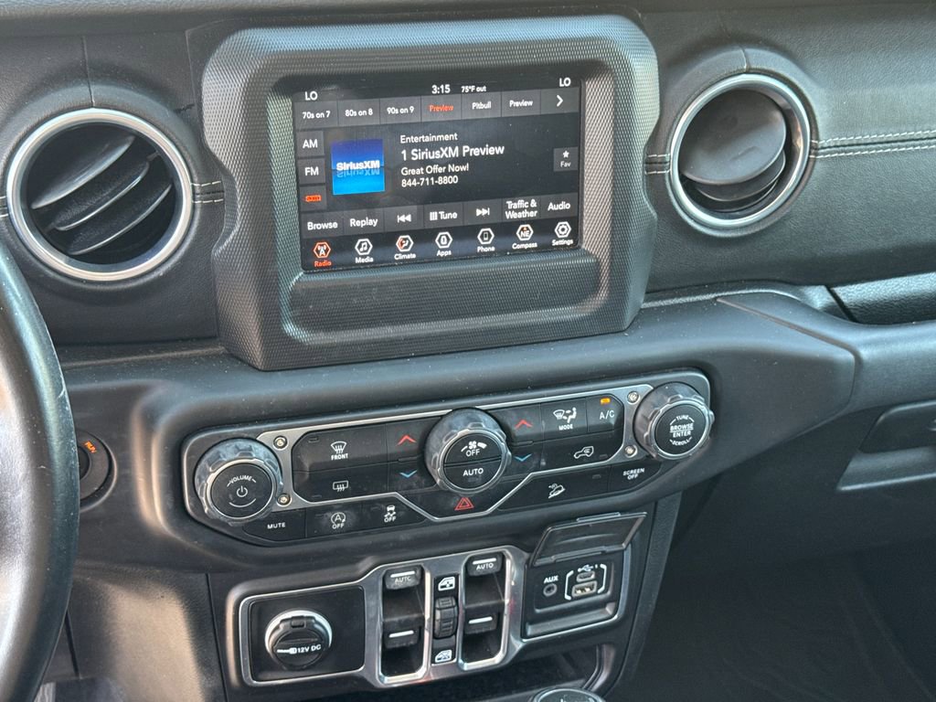 Used 2018 Jeep Wrangler Unlimited Sahara image 27