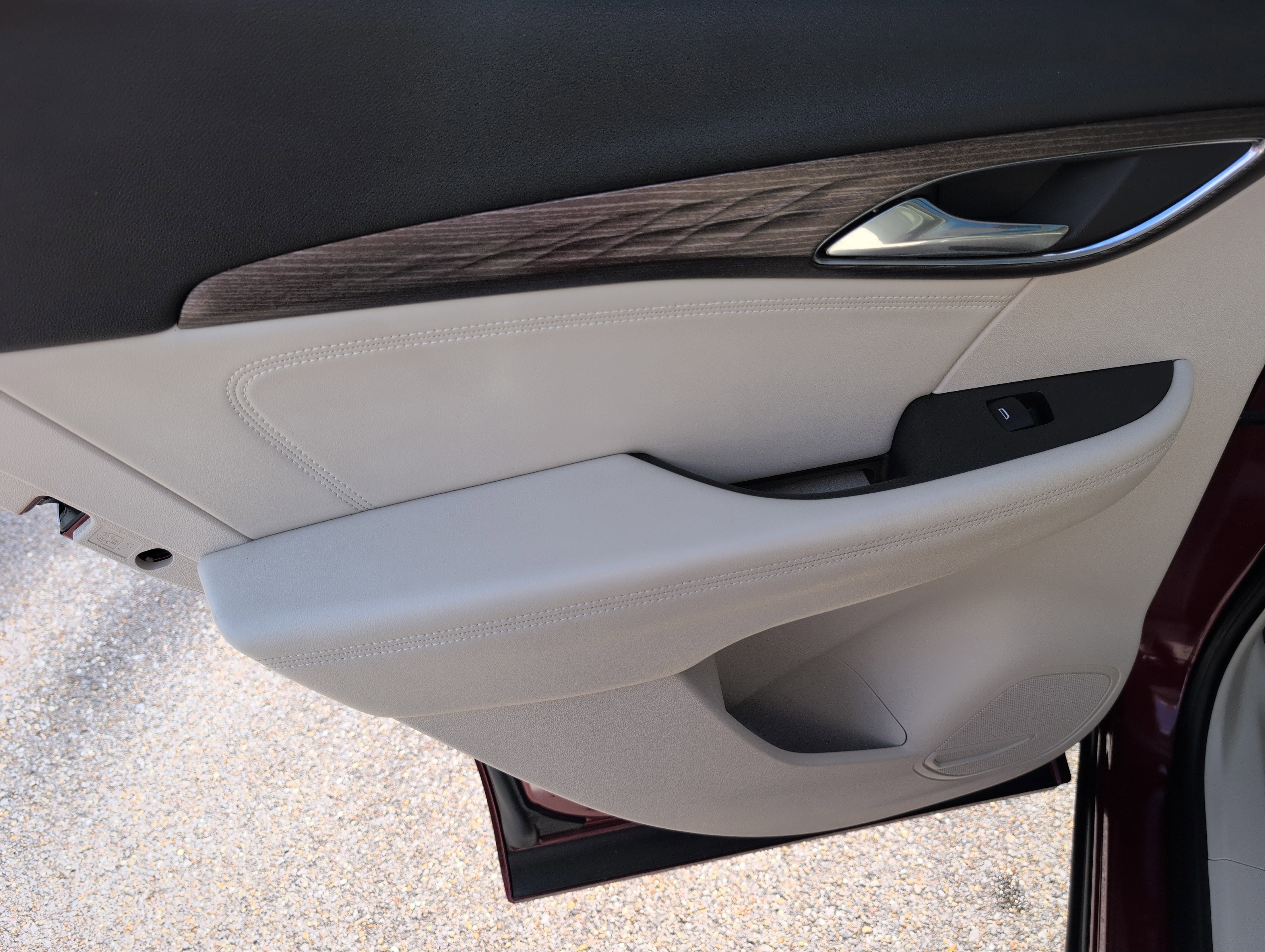 Used 2021 Buick Envision Avenir w/ Technology Package II image 34