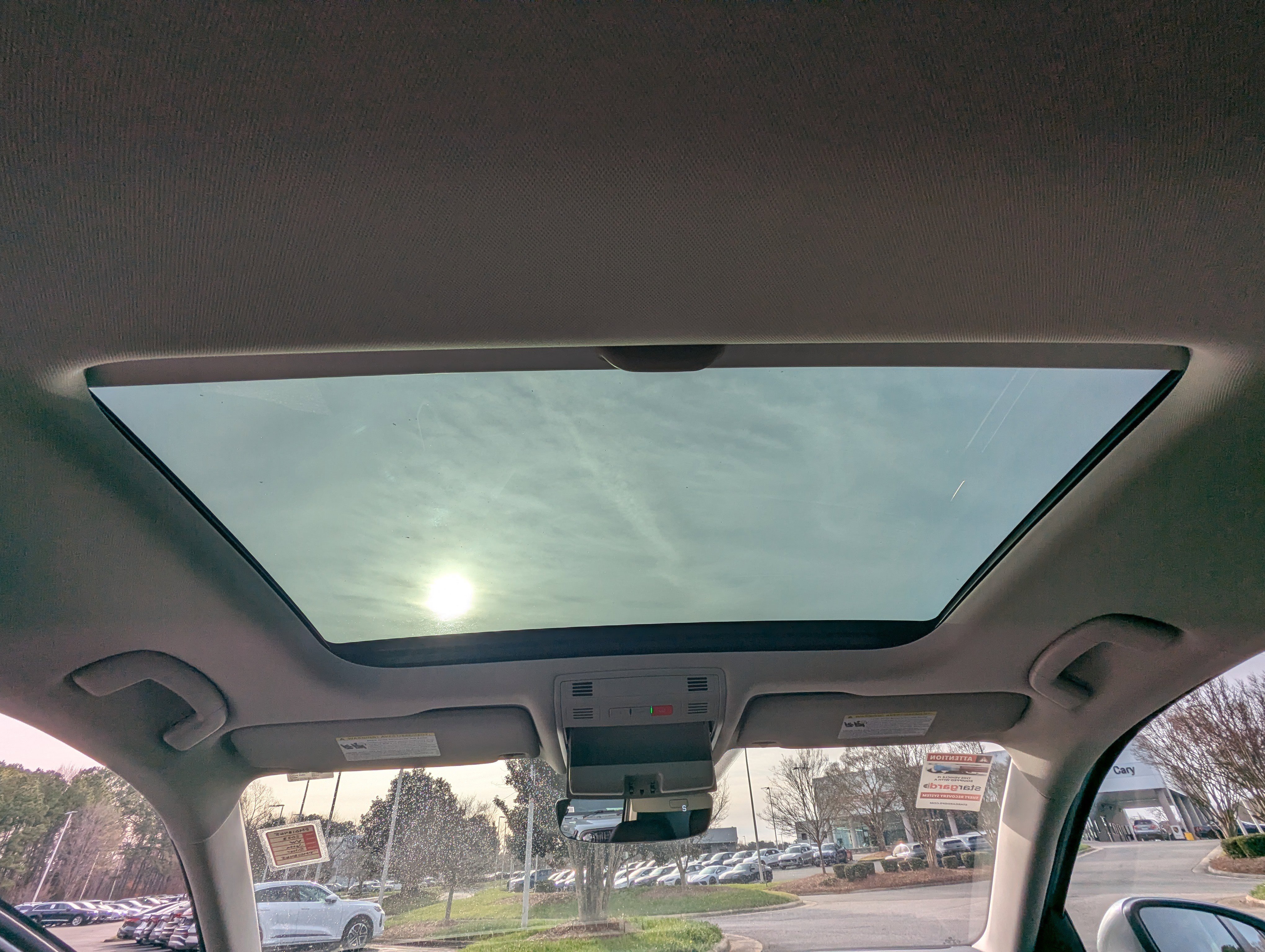 Used 2023 Volkswagen Jetta SE w/ Panoramic Sunroof Package image 13