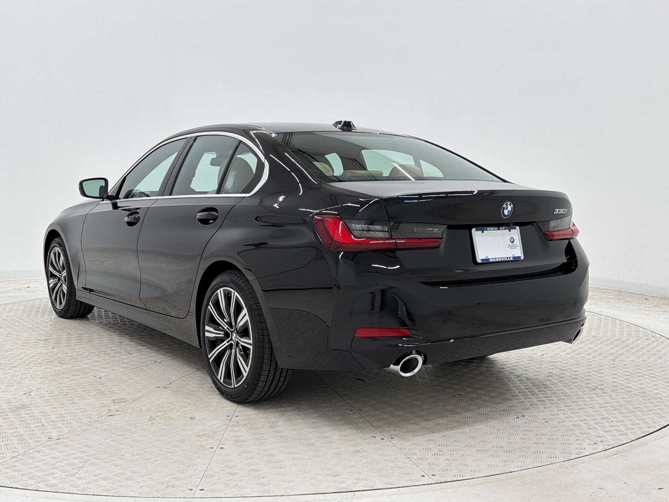 New 2026 BMW 330i Sedan RWD image 3