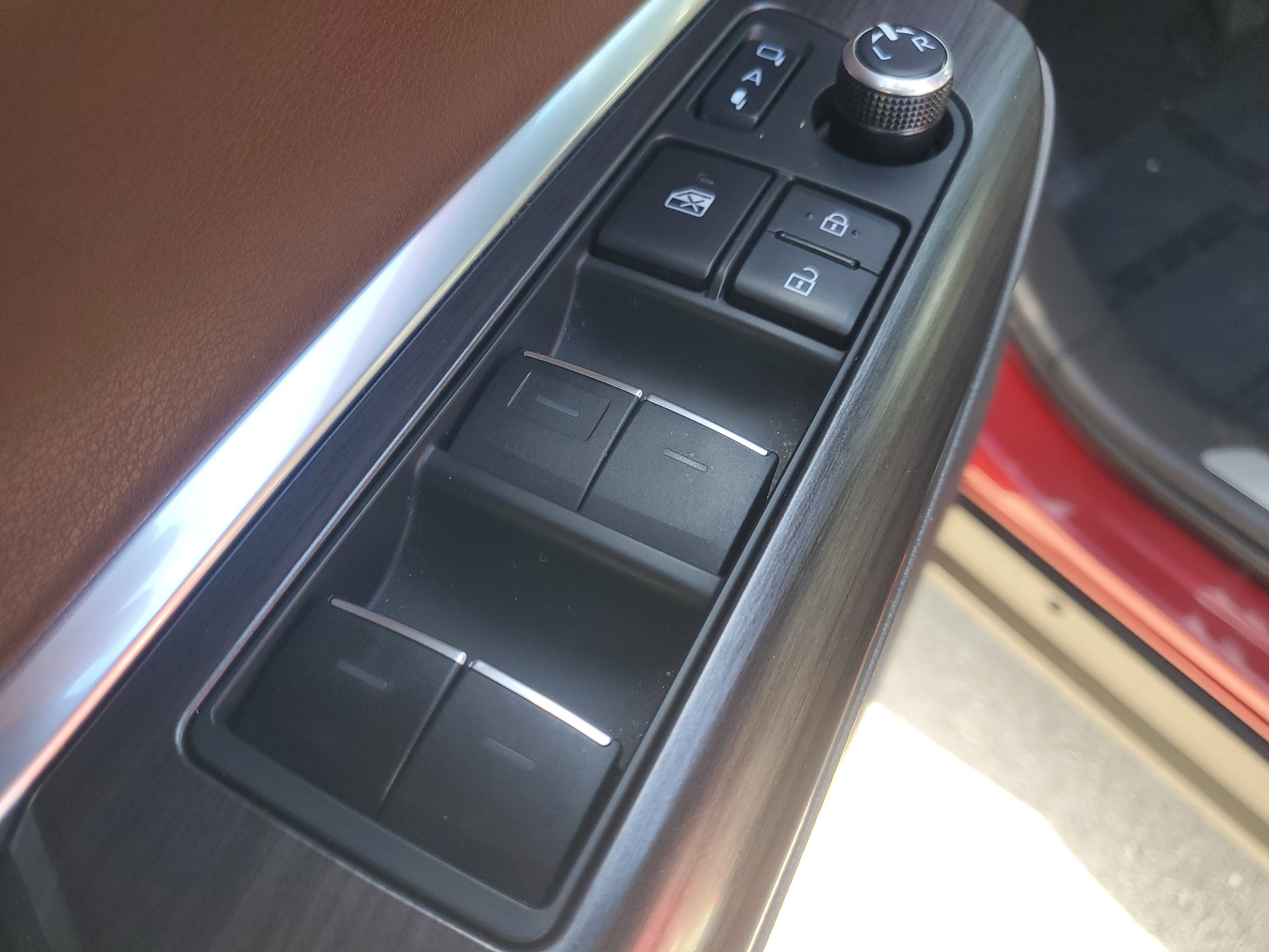 Certified 2021 Toyota Venza XLE w/ Softex Package AWD/4WD image 20