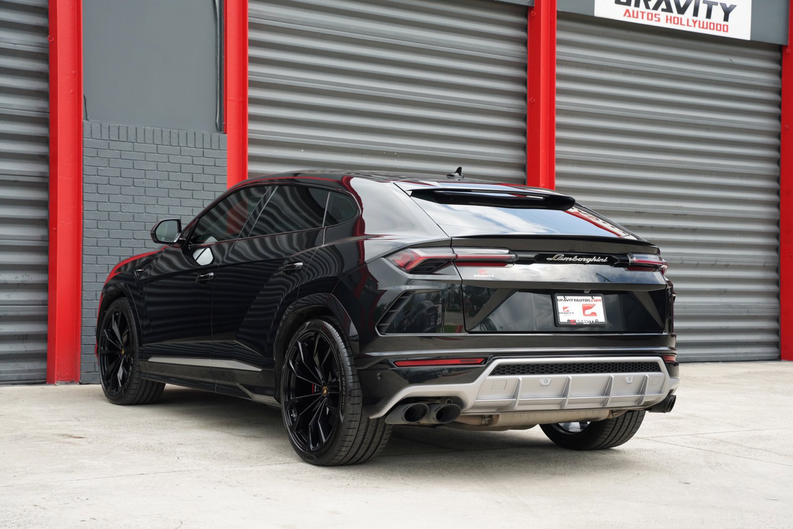 Used 2019 Lamborghini Urus AWD/4WD image 16
