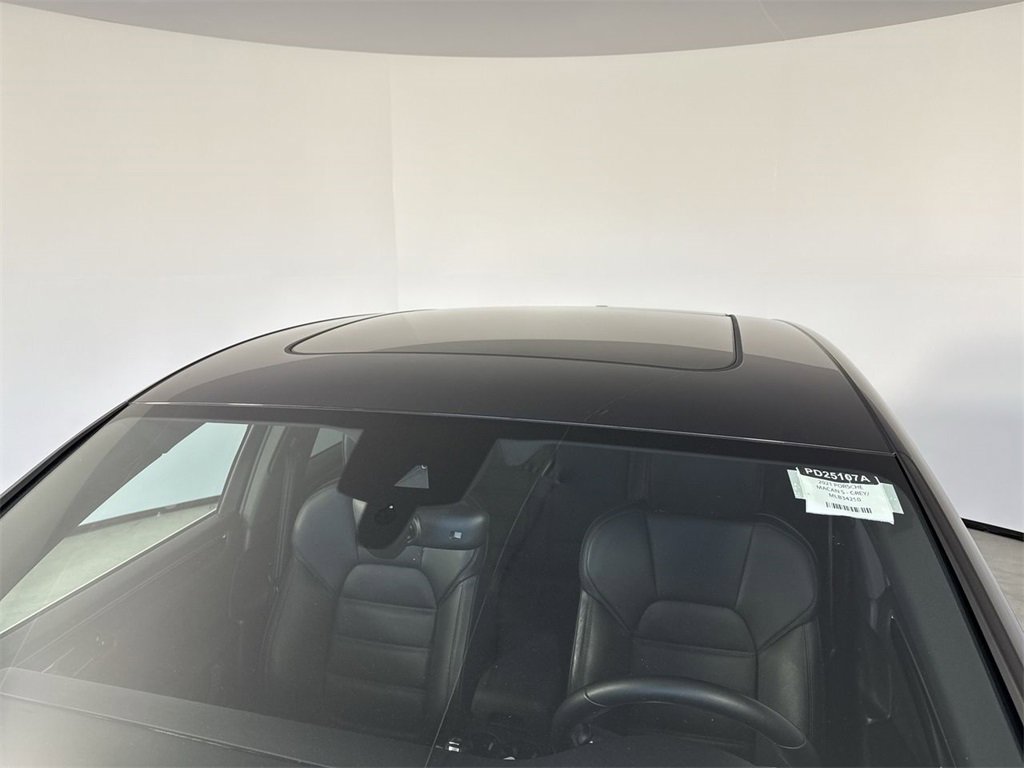 Certified 2021 Porsche Macan S image 17