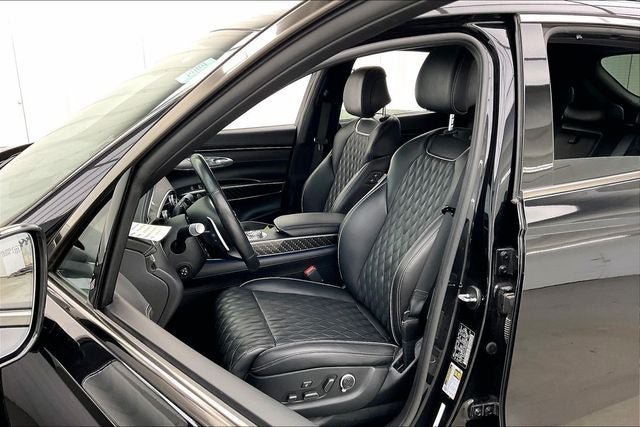 Used 2023 Genesis GV70 3.5T Sport w/ Sport Prestige Package AWD/4WD image 8