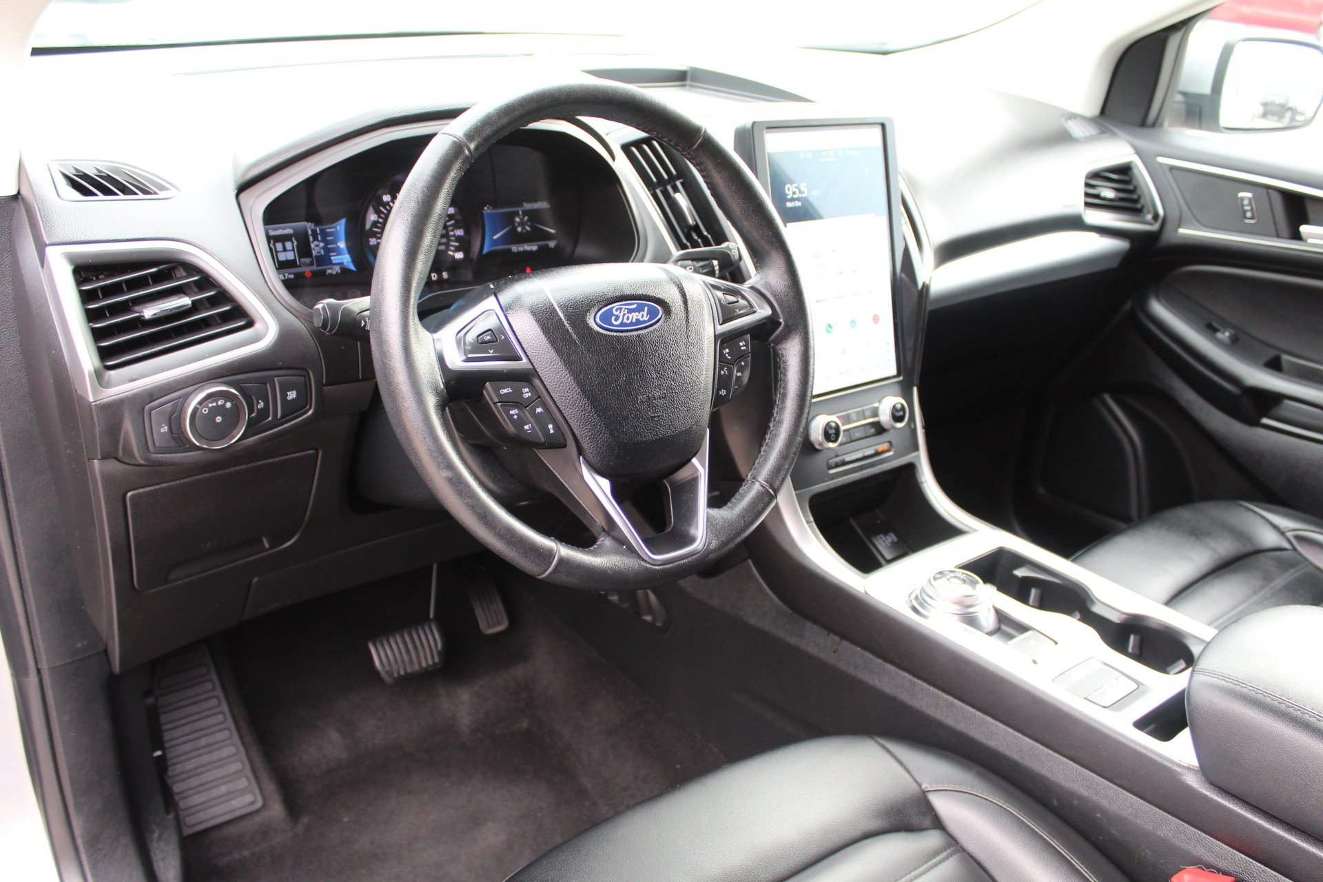 Used 2022 Ford Edge SEL AWD/4WD image 25