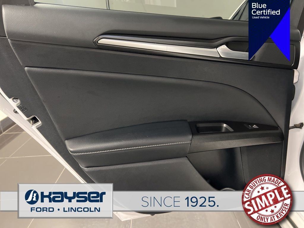 Used 2020 Ford Fusion Energi Titanium FWD image 33