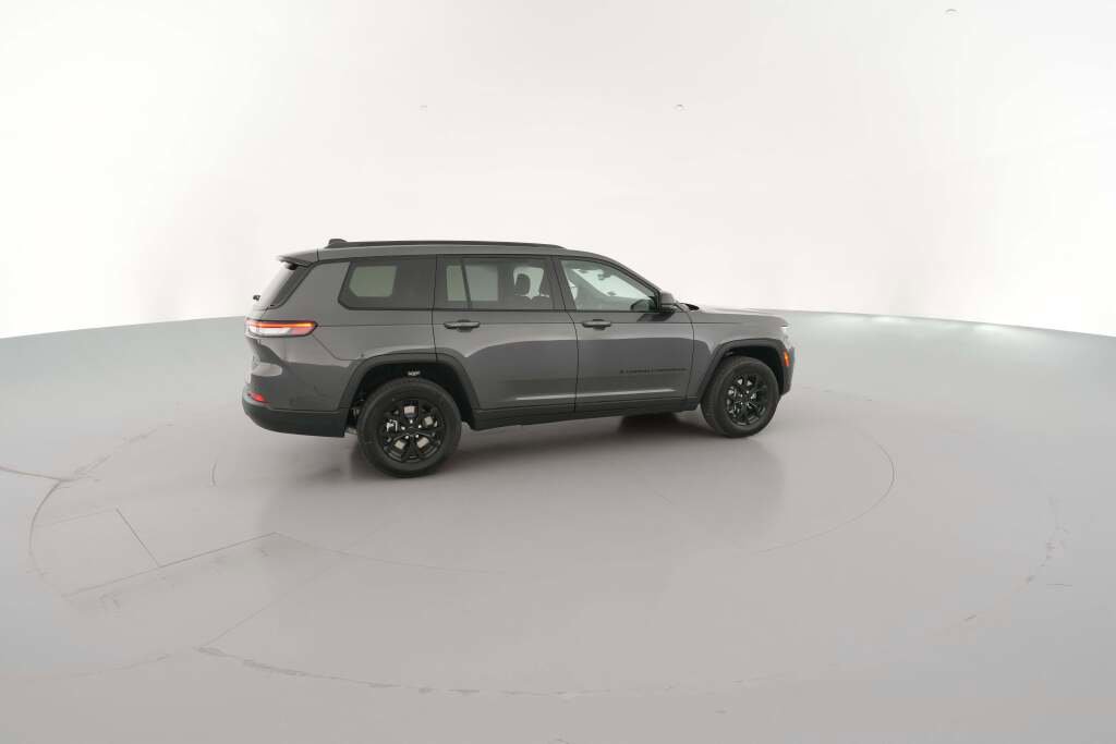 New 2025 Jeep Grand Cherokee L Laredo image 13