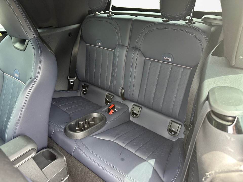 Used 2025 MINI Cooper S FWD image 15