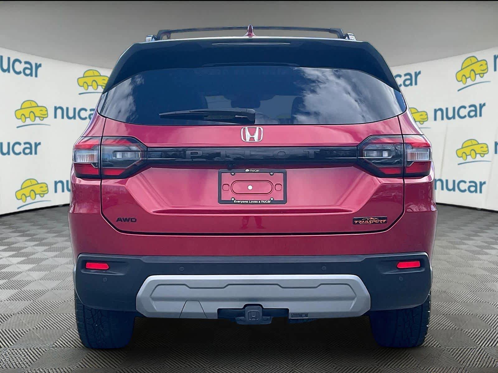Used 2025 Honda Pilot TrailSport image 5