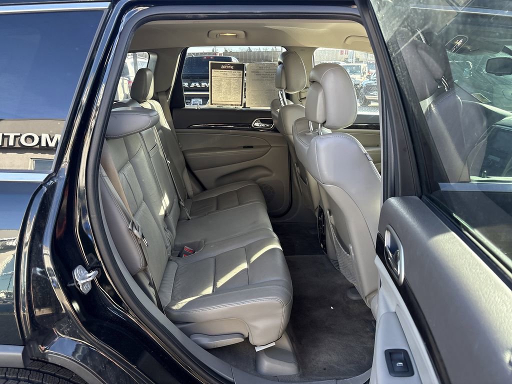 Used 2012 Jeep Grand Cherokee Laredo image 25