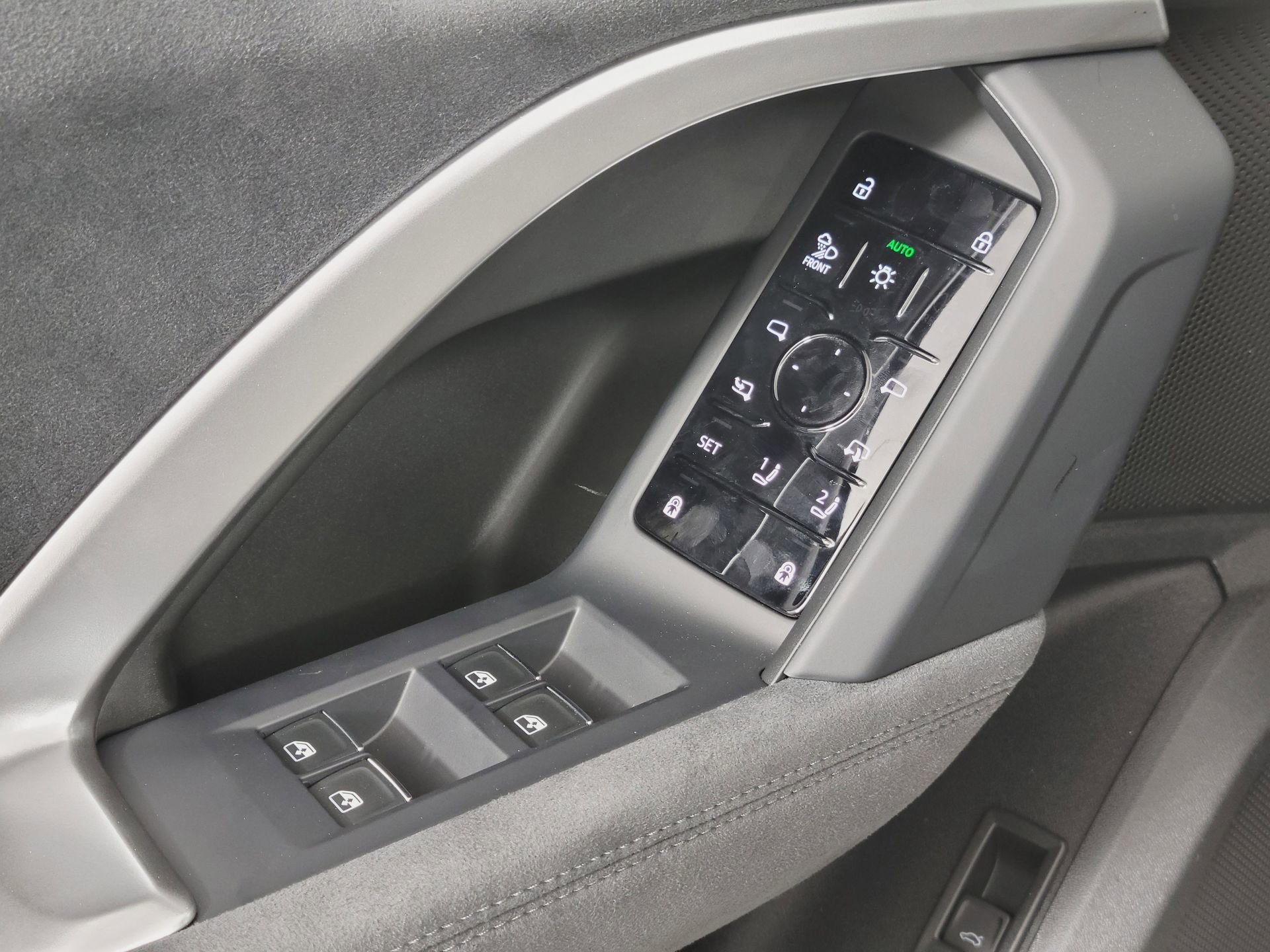 New 2025 Audi SQ5 Premium Plus image 20