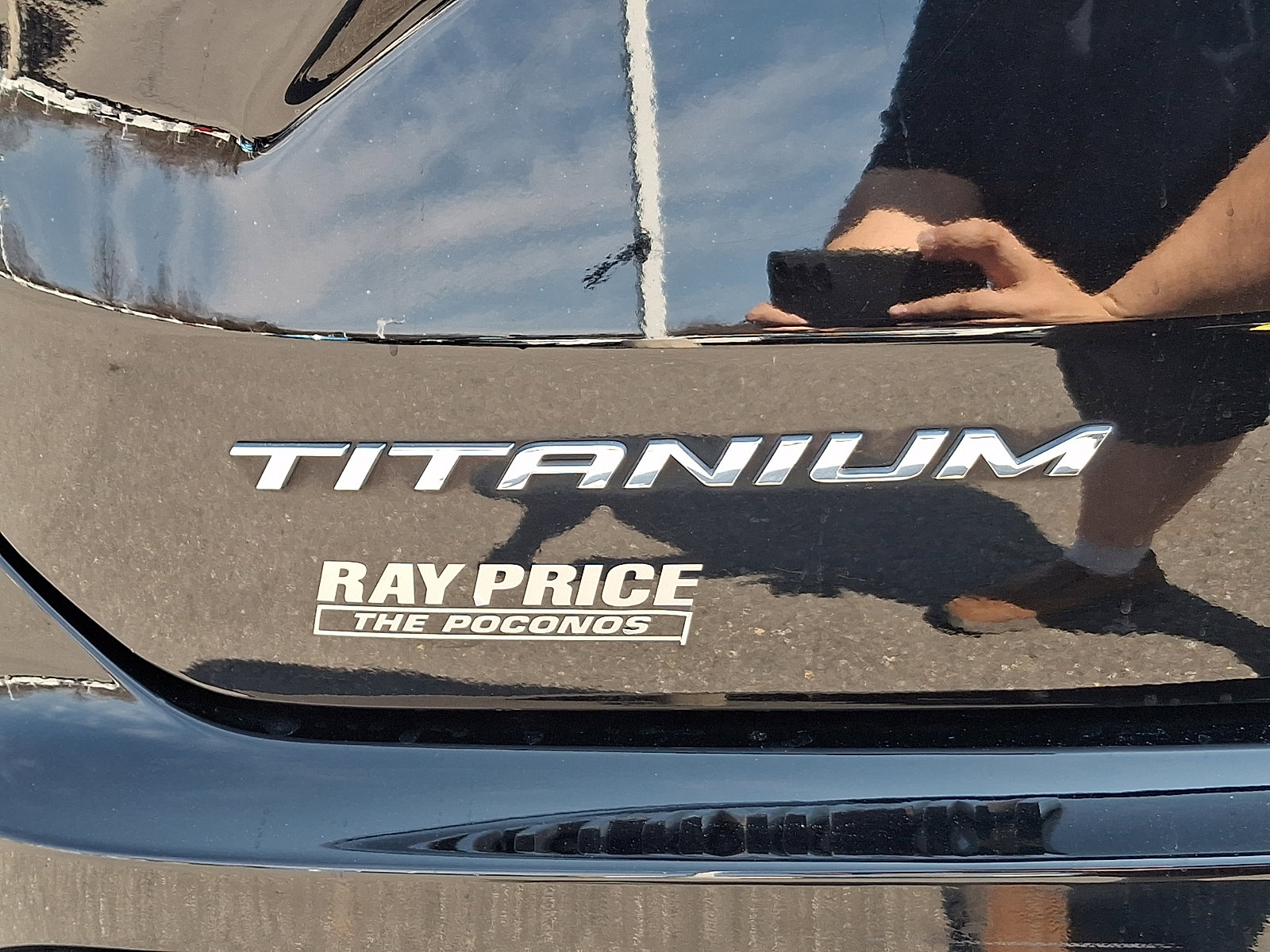 Certified 2023 Ford Edge Titanium AWD/4WD image 32