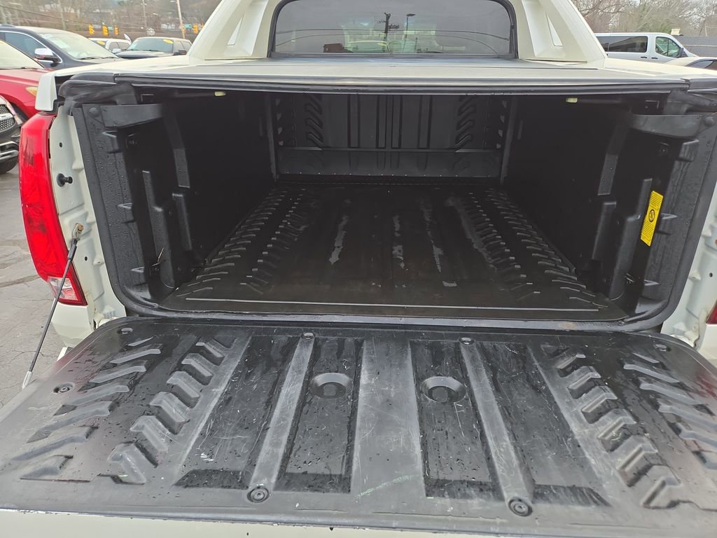 Used 2013 Cadillac Escalade EXT Premium image 28