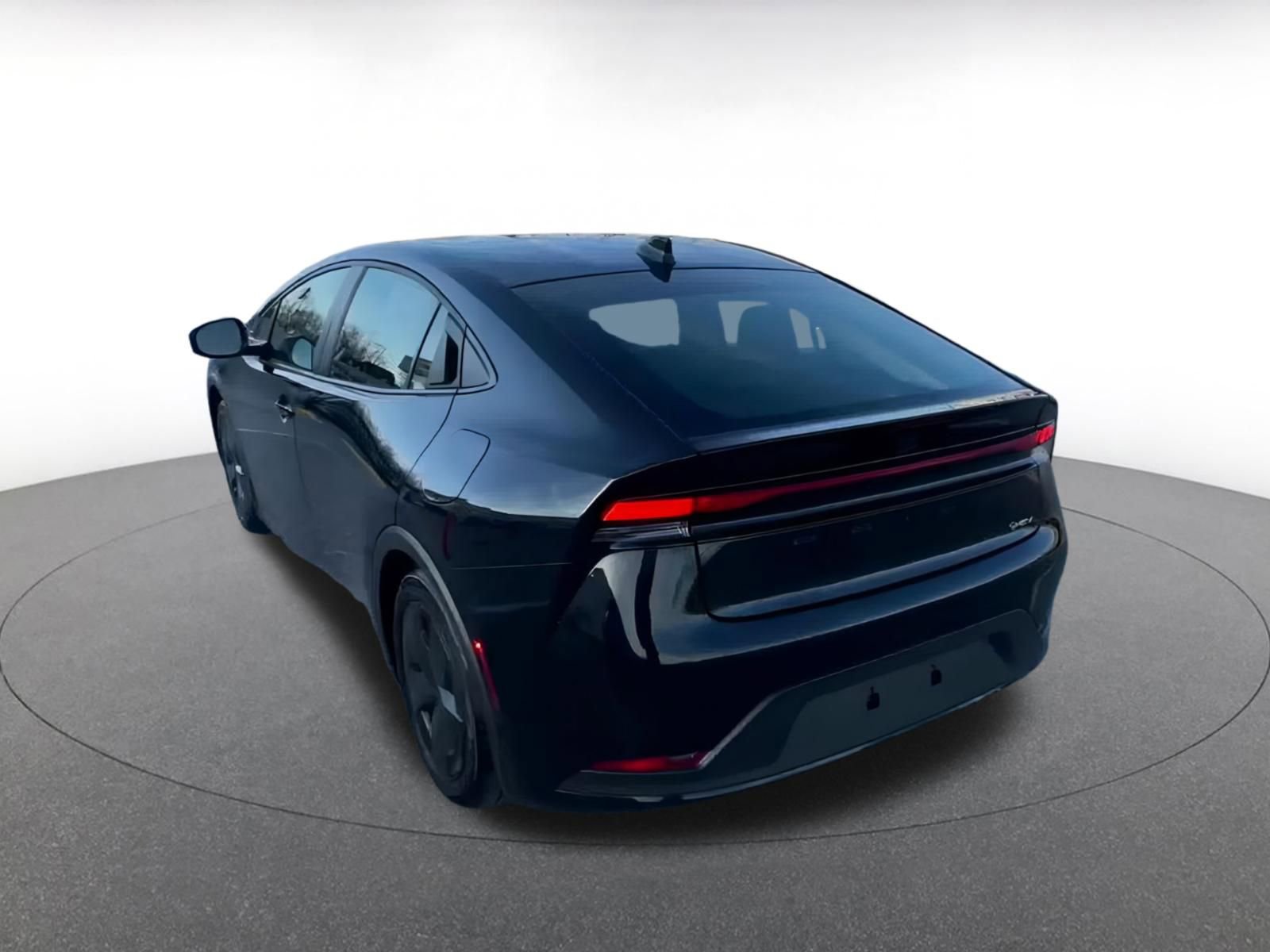 Used 2025 Toyota Prius LE image 12