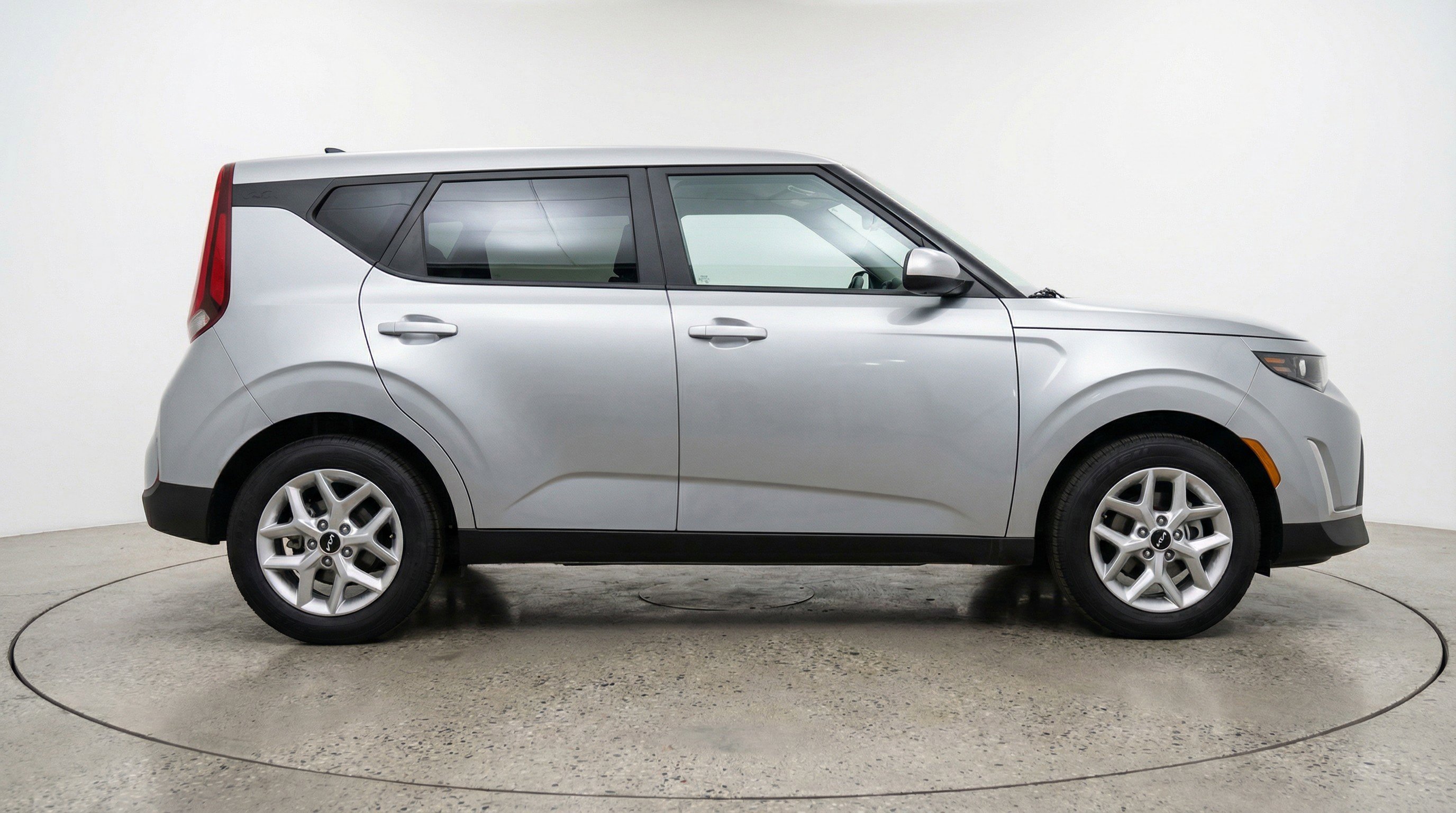 Used 2025 Kia Soul LX w/ LX Technology Package image 11