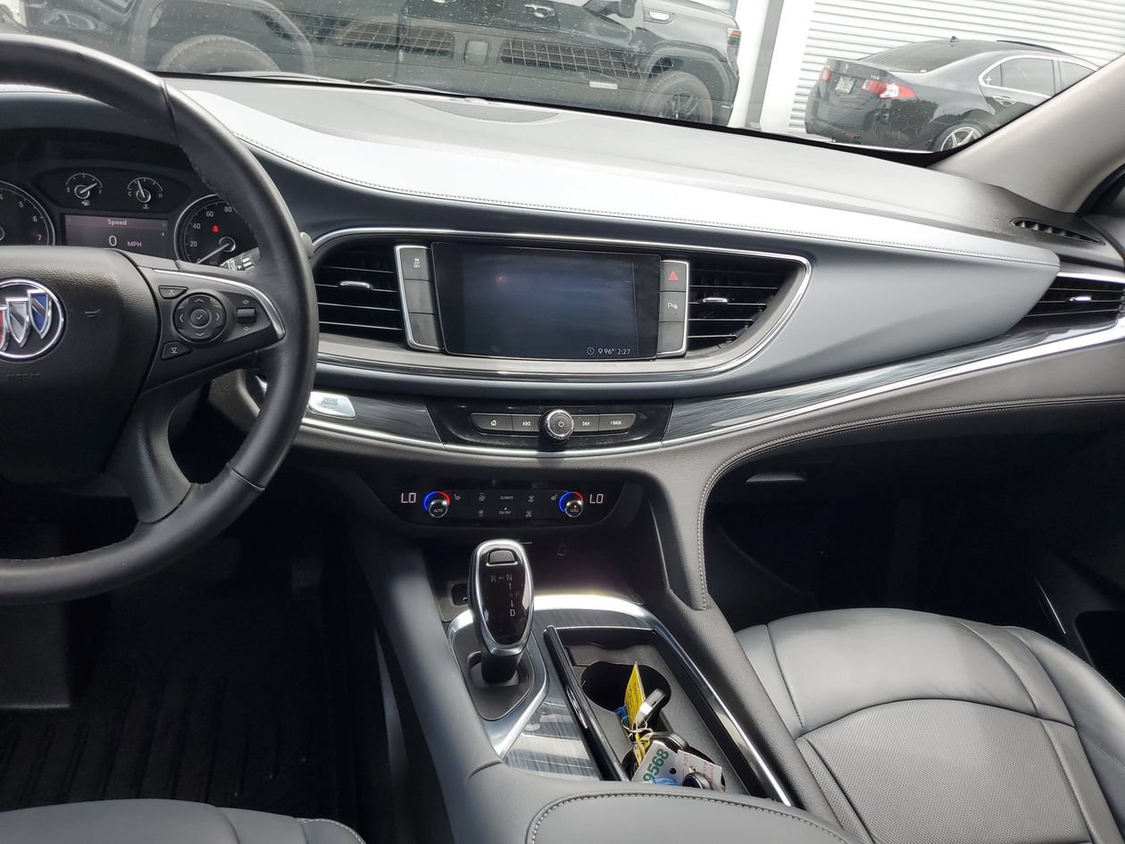 Used 2021 Buick Enclave Essence FWD image 12