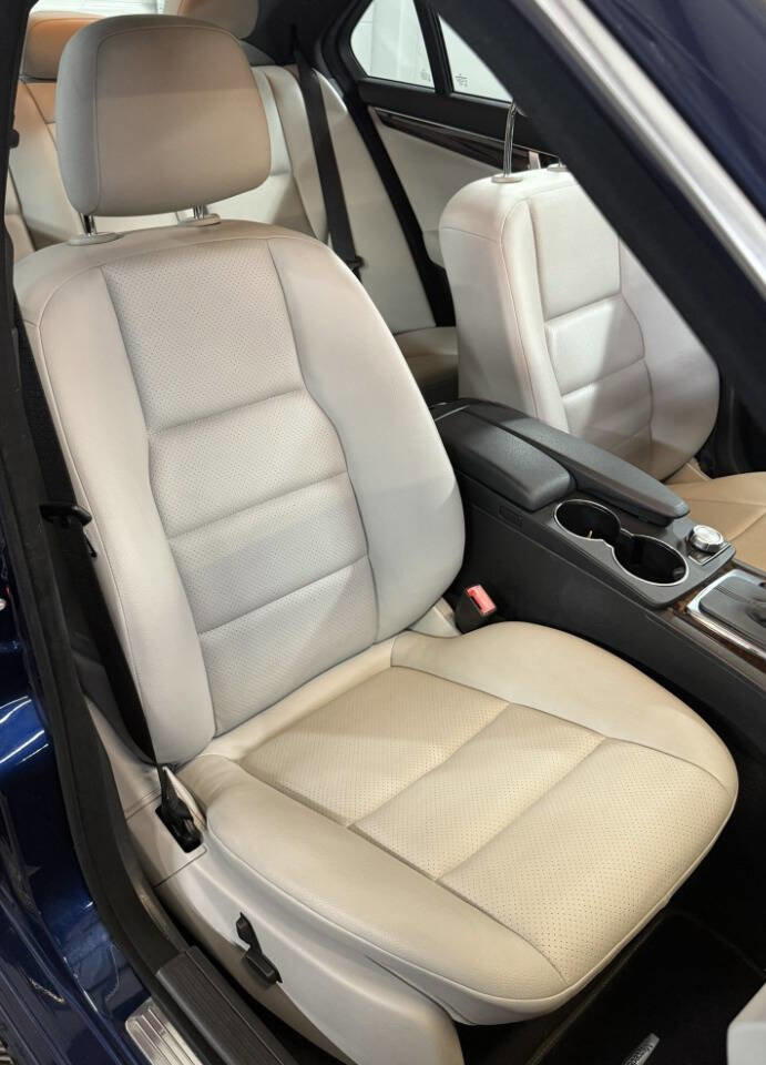 Used 2012 Mercedes-Benz C 250 Sedan image 8